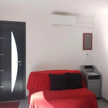 Le Romarin Apartment
